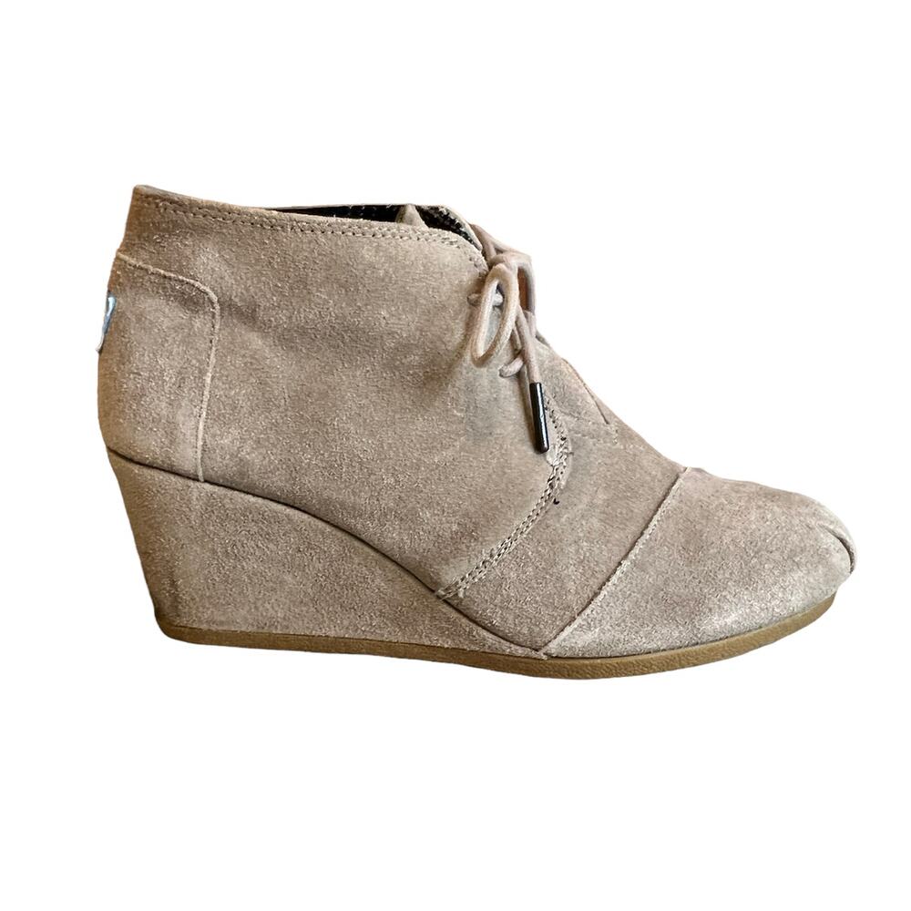 Toms light tan suede wedge booties 9